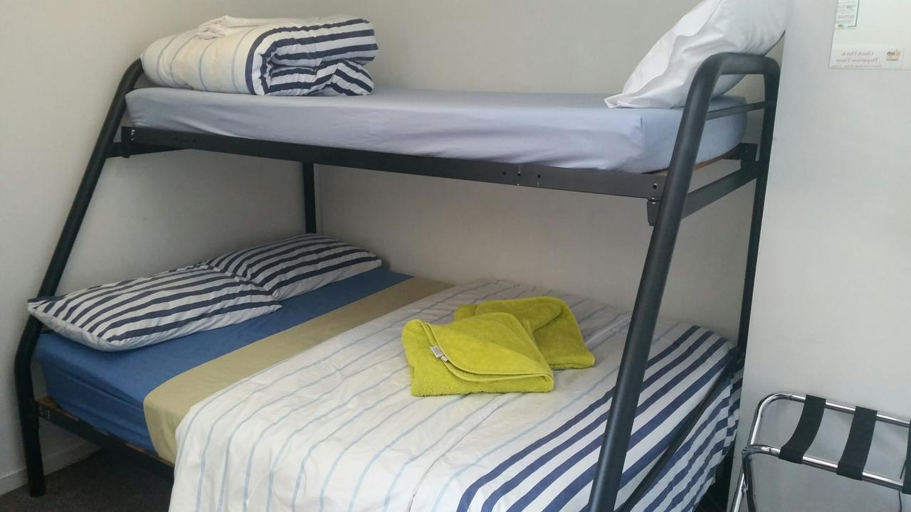 Loft 109 Backpackers Hostel Тауранга Экстерьер фото
