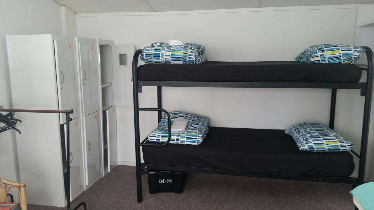 Loft 109 Backpackers Hostel Тауранга Экстерьер фото